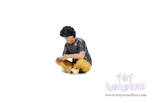 Showcasts® Figurines - RWB Legend Akira Nakai | Nakai-San Figure 4 (1/18 scale, Black/Yellow) AD-18504 MAP: $16.99