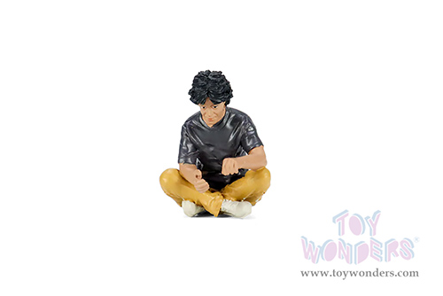 Showcasts® Figurines - RWB Legend Akira Nakai | Nakai-San Figure 4 (1/18 scale, Black/Yellow) AD-18504 MAP: $16.99