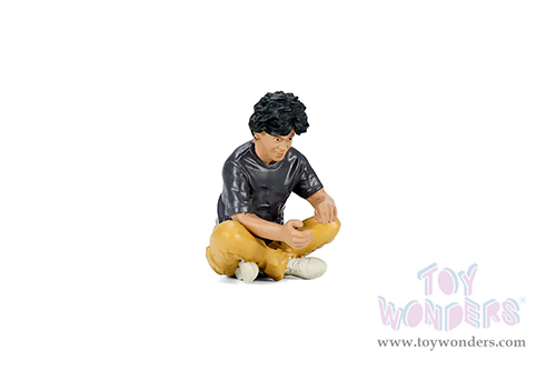 Showcasts® Figurines - RWB Legend Akira Nakai | Nakai-San Figure 4 (1/18 scale, Black/Yellow) AD-18504 MAP: $16.99