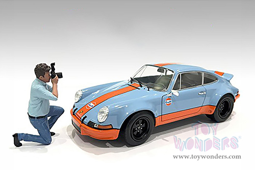 Showcasts® Figurines - "Photographers" Figure #3 (1/24 scale, Blue) AD-25303 MAP: $11.99