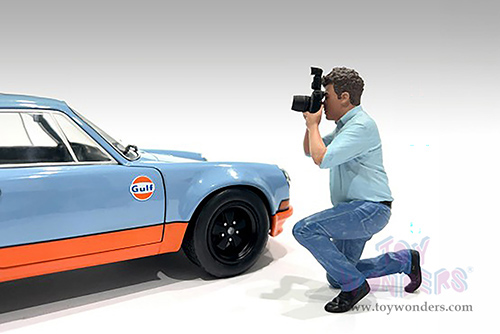 Showcasts® Figurines - "Photographers" Figure #3 (1/24 scale, Blue) AD-25303 MAP: $11.99