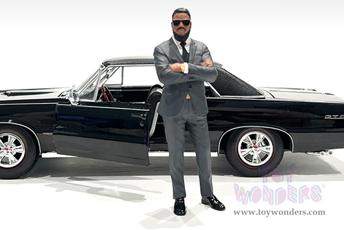 Showcasts® Figurines - Gentlemen's Club Figure 2 (1/24 scale, Gray) AD-24802 MAP: $10.99