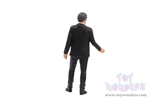 Showcasts® Figurines - Gentlemen's Club Figure 3 (1/24 scale, Black) AD-24803 MAP: $10.99
