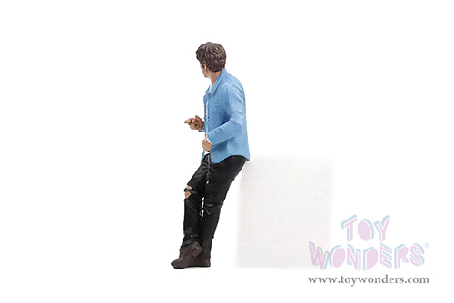 Showcasts® Figurines - Gentlemen's Club Figure 6 (1/24 scale, Blue/Black/White) AD-24806 MAP: $10.99