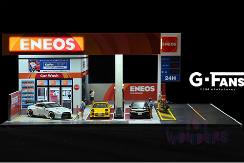 American Diorama X G-Fans - Japan Gas Station with LED Lights and 2 Figure Set (1/64 scale diorama model, Asstd.)  AD-710038GF