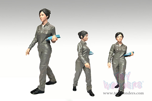 American Diorama Figurine - Premium Series | Top Tuners Figure #2 (1/24 scale, Green) ADP-70102