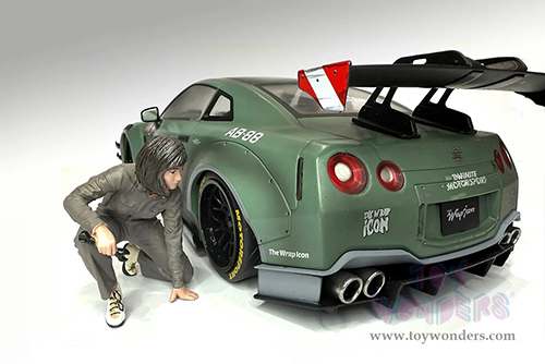 American Diorama Figurine - Premium Series | Top Tuners Figure #5 (1/24 scale, Green) ADP-70105