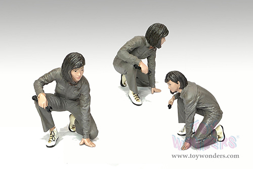 American Diorama Figurine - Premium Series | Top Tuners Figure #5 (1/24 scale, Green) ADP-70105