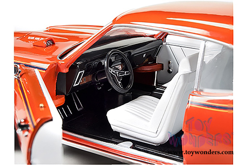 Auto World - Pontiac GTO Judge Hard Top (1969, 1/18 scale diecast model car, Orange) AMM1058