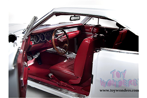 Auto World ERTL - Dodge Charger R/T Christmas Issue #2 Hard Top (1968, 1/18 scale diecast model car, White) AMM1059