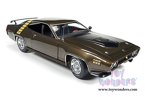 Auto World - Plymouth Road Runner Hard Top (1971, 1/18 scale diecast model car, Tawny Gold) AMM1063
