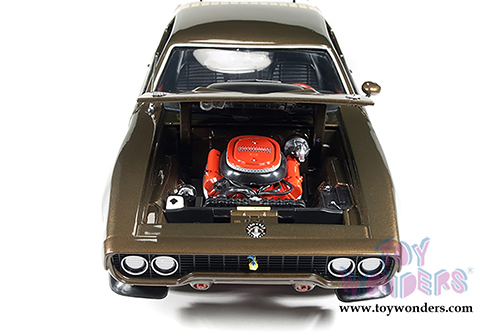 Auto World - Plymouth Road Runner Hard Top (1971, 1/18 scale diecast model car, Tawny Gold) AMM1063