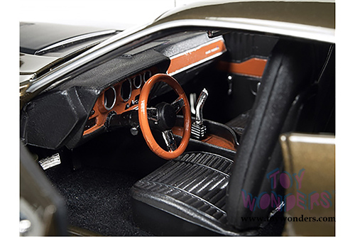 Auto World - Plymouth Road Runner Hard Top (1971, 1/18 scale diecast model car, Tawny Gold) AMM1063
