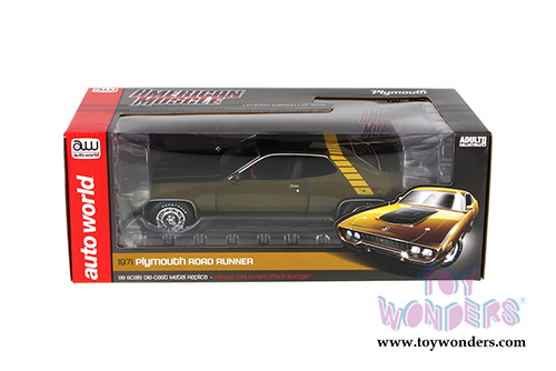 Auto World - Plymouth Road Runner Hard Top (1971, 1/18 scale diecast model car, Tawny Gold) AMM1063