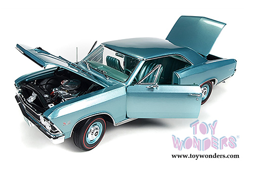 Auto World ERTL - Chevy Chevelle SS Hard Top (1966, 1/18 scale diecast model car, Artesian Turquoise) AMM1066