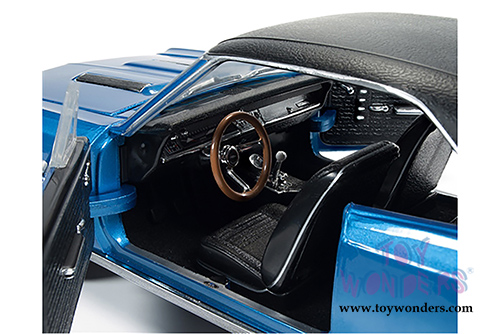 Auto World - Baldwin Motion&trade; Chevelle&reg; SS 427 Hard Top (1967, 1/18 scale diecast model car, Blue) AMM1068