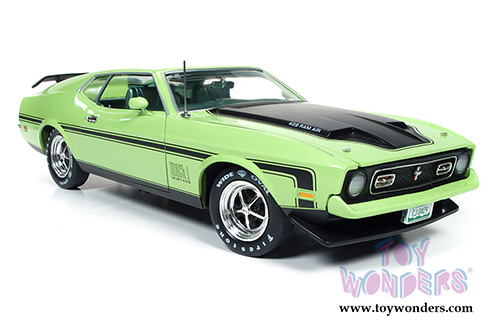 Auto World American Muscle - Ford Mustang Mach 1 Hard Top (1971, 1/18 scale diecast model car, Lime Green) AMM1069