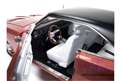 Auto World American Muscle - Hemmings Muscle Machines Dodge Charger R/T Hard Top (1968, 1/18 scale diecast model car, Bronze) AMM1075