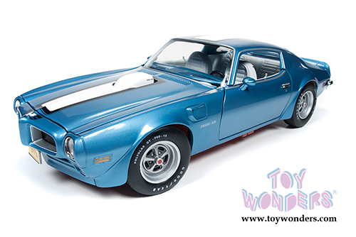 Auto World - Pontiac Firebird Trans Am Hard Top (1972, 1/18 scale diecast model car, Adriatic Blue) AMM1076