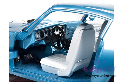 Auto World - Pontiac Firebird Trans Am Hard Top (1972, 1/18 scale diecast model car, Adriatic Blue) AMM1076