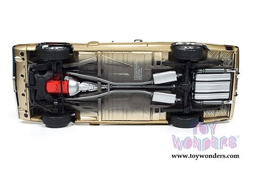 Auto World American Muscle - Dodge Charger R/T SE Hard Top (1970, 1/18 scale diecast model car, Gold) AMM1077