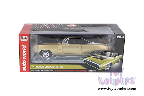 Auto World American Muscle - Dodge Charger R/T SE Hard Top (1970, 1/18 scale diecast model car, Gold) AMM1077
