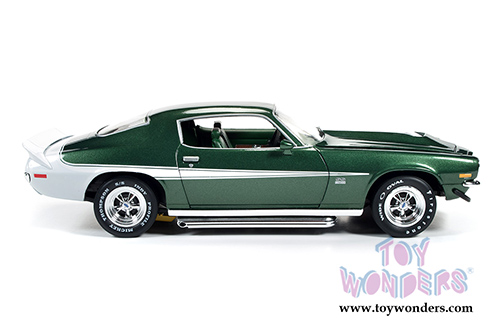 Auto World American Muscle - Baldwin Motion&reg; Camaro&reg; Hard Top (1970, 1/18 scale diecast model car, Green) AMM1079
