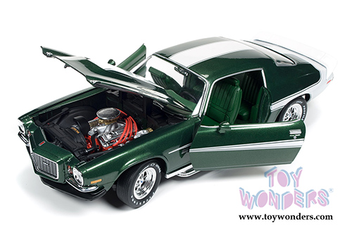 Auto World American Muscle - Baldwin Motion&reg; Camaro&reg; Hard Top (1970, 1/18 scale diecast model car, Green) AMM1079