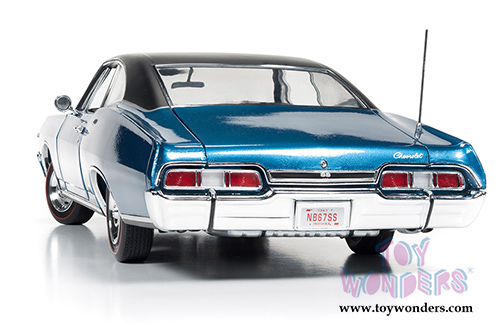 Auto World - Chevrolet Impala SS 427 Hard Top (1967, 1/18 scale diecast model car, Blue)  AMM1083