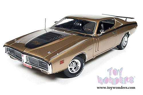 Auto World American Muscle - Dodge Charger R/T 50th Anniversary Hardtop (1971, 1/18 scale diecast model car, Gold) AMM1086