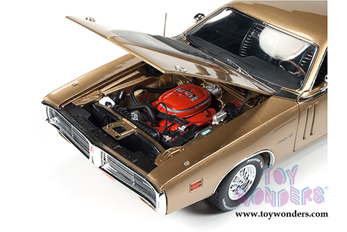 Auto World American Muscle - Dodge Charger R/T 50th Anniversary Hardtop (1971, 1/18 scale diecast model car, Gold) AMM1086