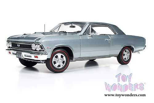 Auto World American Muscle - Chevy Chevelle SS Hard Top (1966, 1/18 scale diecast model car, Chateau Slate) AMM1090
