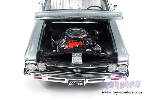 Auto World American Muscle - Chevy Chevelle SS Hard Top (1966, 1/18 scale diecast model car, Chateau Slate) AMM1090