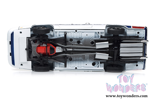 Auto World American Muscle - Dodge Charger Daytona Hardtop (1969, 1/18 scale diecast model car, White) AMM1091