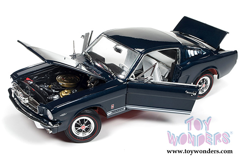 Auto World - American Muscle | Ford Mustang GT Hard Top (1965, 1/18 scale diecast model car, Caspian Blue) AMM1093