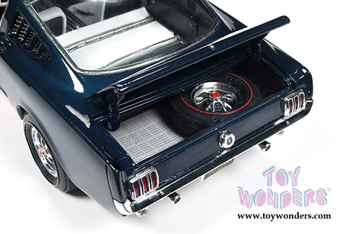 Auto World - American Muscle | Ford Mustang GT Hard Top (1965, 1/18 scale diecast model car, Caspian Blue) AMM1093