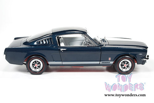 Auto World - American Muscle | Ford Mustang GT Hard Top (1965, 1/18 scale diecast model car, Caspian Blue) AMM1093
