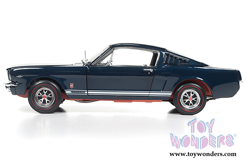 Auto World - American Muscle | Ford Mustang GT Hard Top (1965, 1/18 scale diecast model car, Caspian Blue) AMM1093