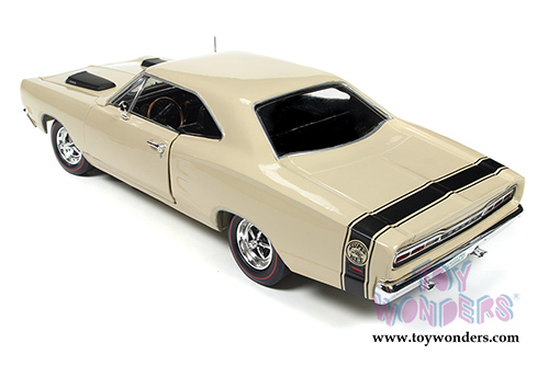 Auto World - Dodge Coronet Super Bee Hard Top (1969, 1/18 scale diecast model car, Y3 Cream) AMM1094