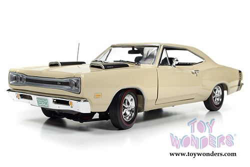 Auto World - Dodge Coronet Super Bee Hard Top (1969, 1/18 scale diecast model car, Y3 Cream) AMM1094