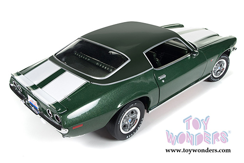 Auto World American Muscle - Chevy&reg; Camaro Z28 Hard Top (1970, 1/18 scale diecast model car, Forest Green) AMM1095