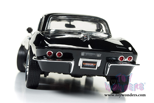 Auto World American Muscle - Chevy Corvette&reg; 427 Hard Top (1967, 1/18 scale diecast model car, Tuxedo Black) AMM1099