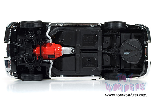 Auto World American Muscle - Chevy Corvette&reg; 427 Hard Top (1967, 1/18 scale diecast model car, Tuxedo Black) AMM1099