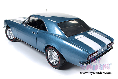 Auto World American Muscle - Chevy Camaro Z28 Hard Top 50th Anniversary (1967 1/18 scale diecast model car, Blue) AMM1101