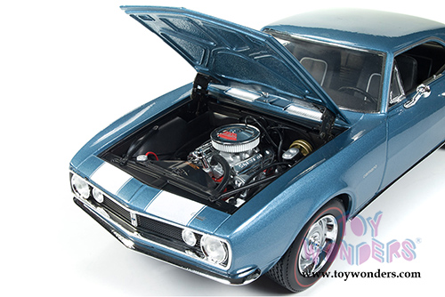 Auto World American Muscle - Chevy Camaro Z28 Hard Top 50th Anniversary (1967 1/18 scale diecast model car, Blue) AMM1101