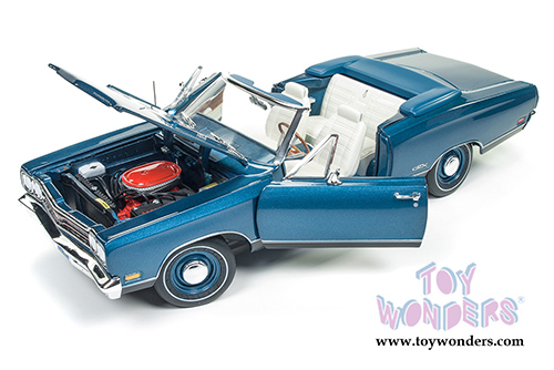 Auto World - American Muscle | Plymouth GTX Convertible 50th Anniversary (1969, 1/18 scale diecast model car, Nantucket Blue) AMM1102