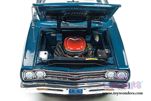 Auto World - American Muscle | Plymouth GTX Convertible 50th Anniversary (1969, 1/18 scale diecast model car, Nantucket Blue) AMM1102