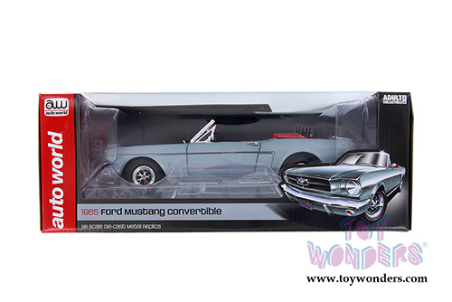 Auto World - American Muscle | Ford Mustang Convertible (1965, 1/18 scale diecast model car, Silver Smoke Gray) AMM1103