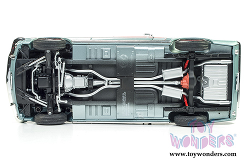 Auto World - American Muscle | Ford Mustang Convertible (1965, 1/18 scale diecast model car, Silver Smoke Gray) AMM1103