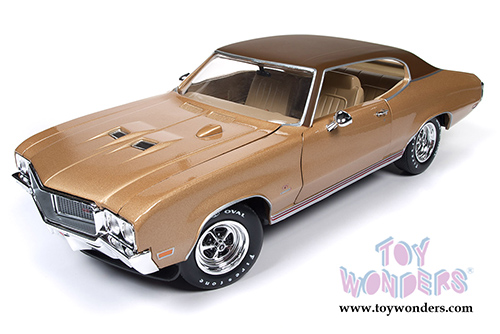 Auto World American Muscle - Hemmings Muscle Machines | Buick&reg; Skylark GS Stage 1 Hardtop (1970, 1/18 scale diecast model car, Gold) AMM1105